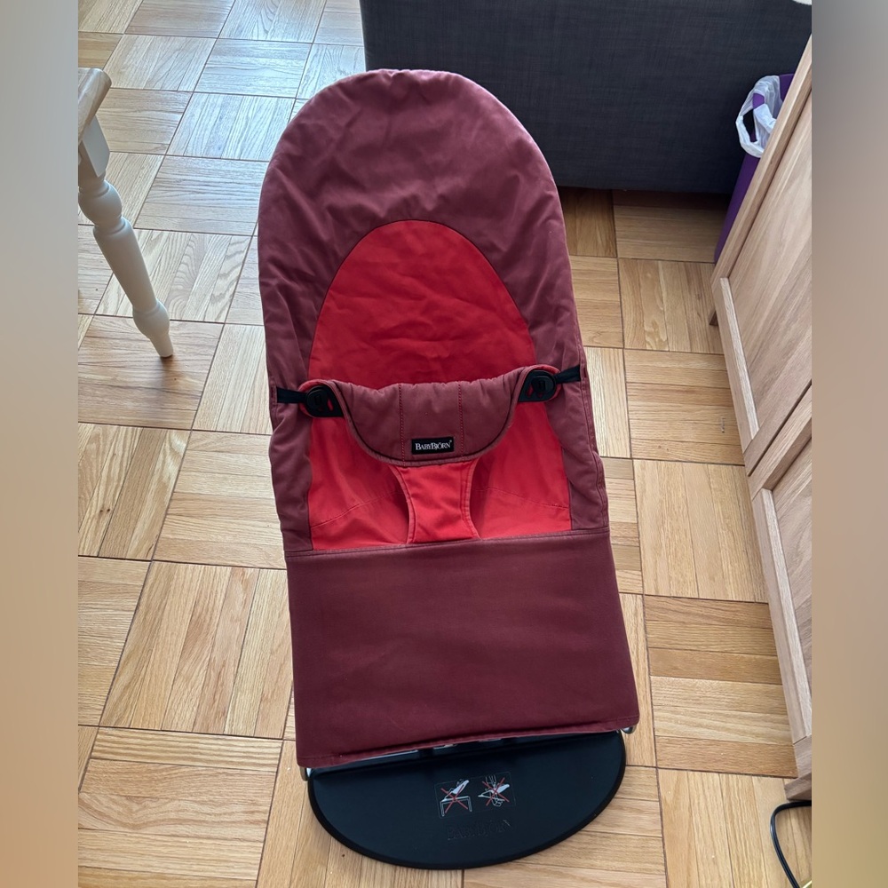 BabyBjörn Red Baby Bouncer